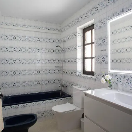 Beautiful House With Garden & Views In Holiday home *