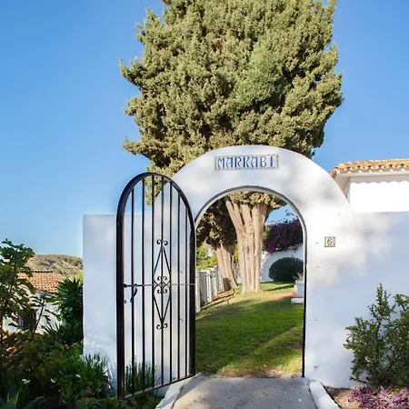 Beautiful House With Garden & Views In *