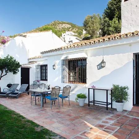 Beautiful House With Garden & Views In * Mijas
