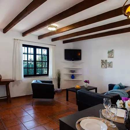 Beautiful House With Garden & Views In Holiday home